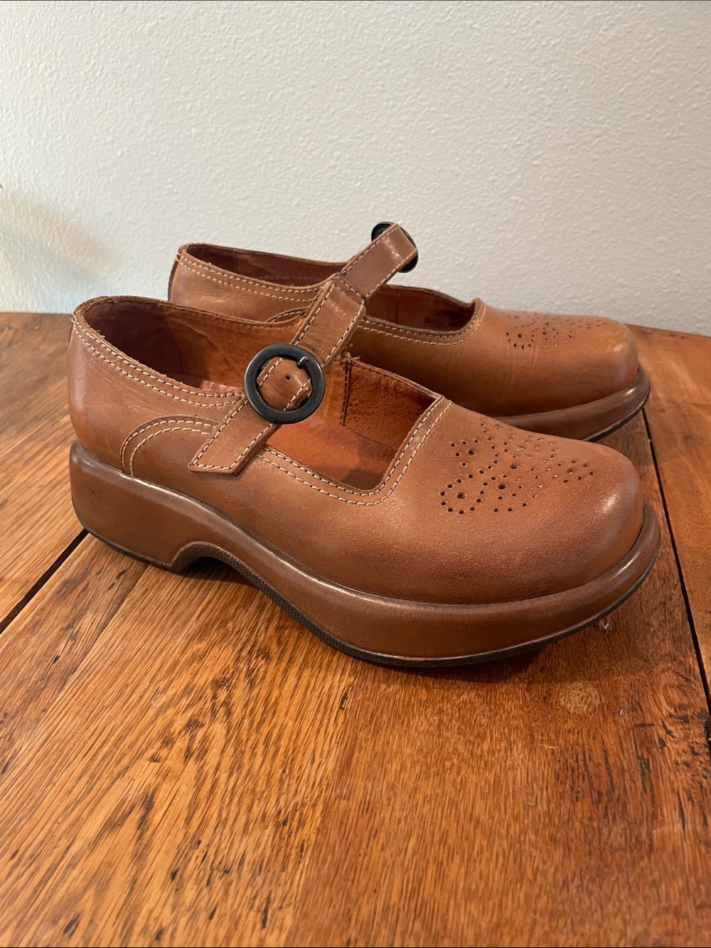 Vintage Dansko Leather Mary Jane Clogs — Brown Leather — Size 36 - Picture 4 of 9
